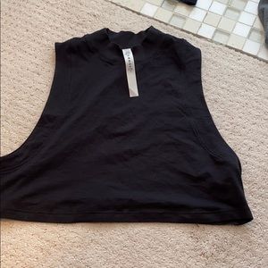 Lululemon cropped black tank